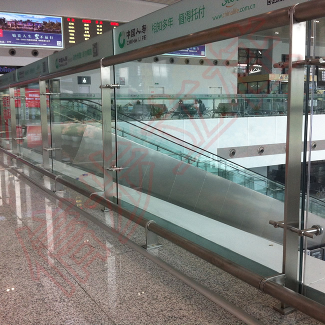 Nanjing Railway Station North Square ใช้ Xinbu Stainless Steel Column เป็นเสาสนับสนุนรางแพลตฟอร์ม
