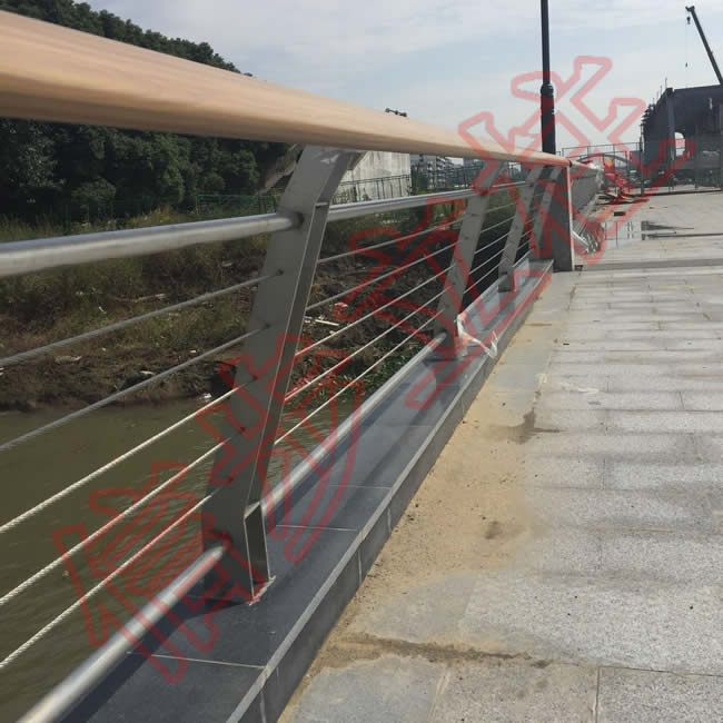 คอลัมน์สแตนเลส Xinbuk ประยุกต์ใช้ใน Changzhou คลองถนนตะวันออกปรับปรุงโครงการขยายโครงการราวถนน