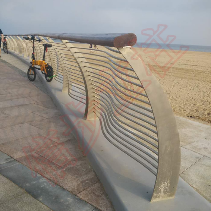 โพสต์จดหมายมีราวสแตนเลสโค้งสำหรับ Yantai Golden Beach Seaside Park