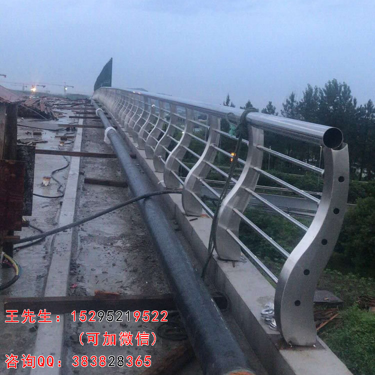 Xinbu สแตนเลสโพสต์สำหรับ Deqingwukang ความเร็วสูงราวสะพานสแตนเลสขนาดใหญ่พิเศษ