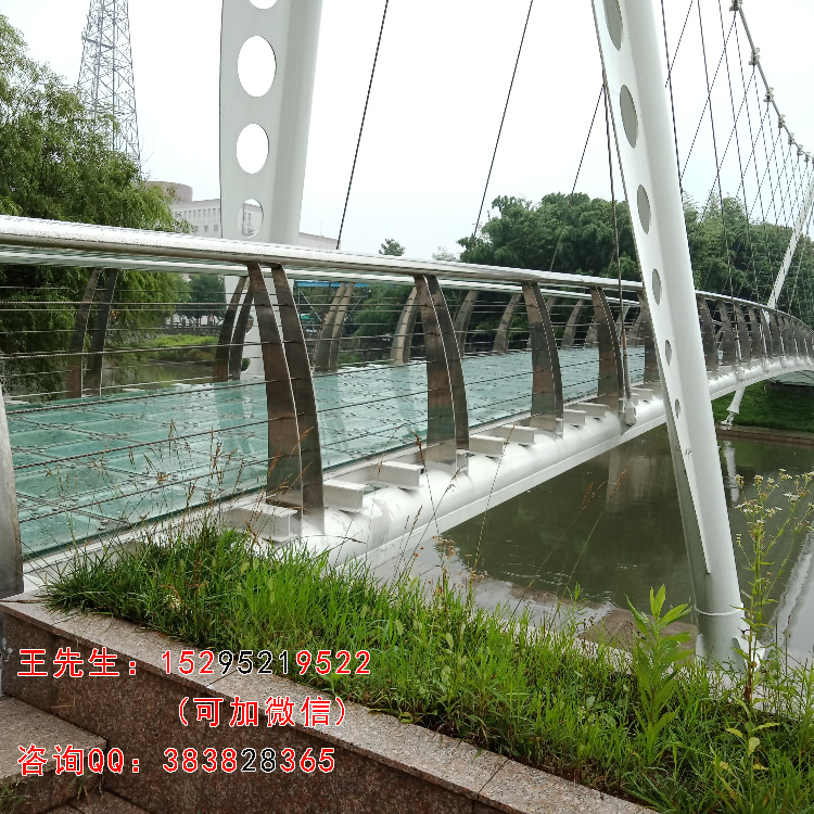 เสาสะพานเหล็กกล้าไร้สนิม Xinbuk สำหรับสะพานแก้ว Taizhou Annex