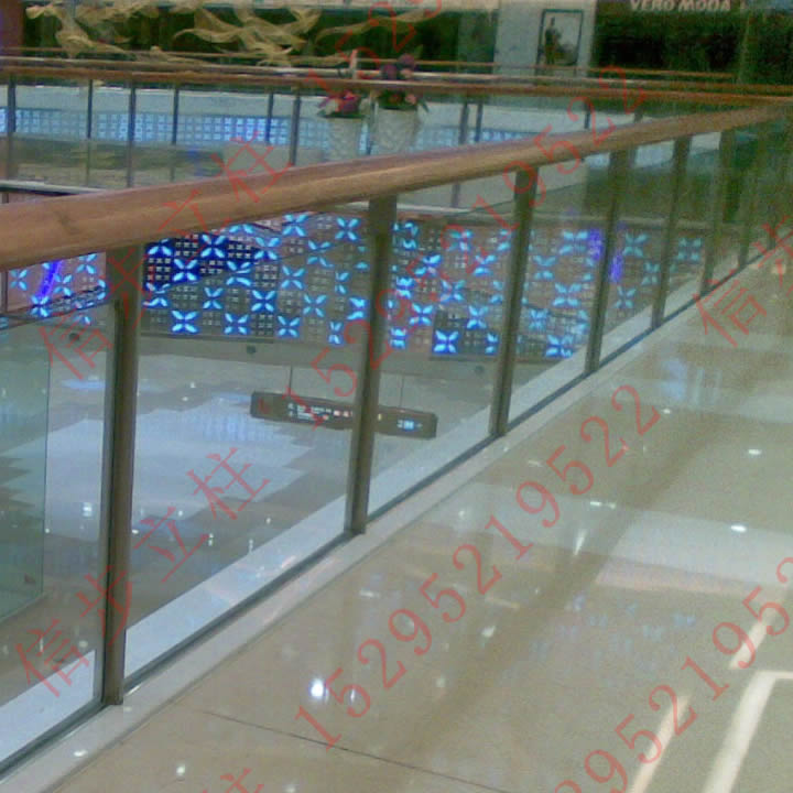 Quanzhou Puxi Wanda Plaza เลือก Xinbu สแตนเลสเหล็กแบนเสา